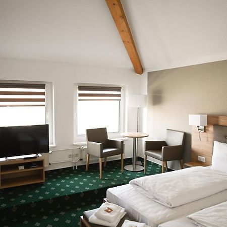 Hotel Novostar เกิตทิงเงน ภายนอก รูปภาพ