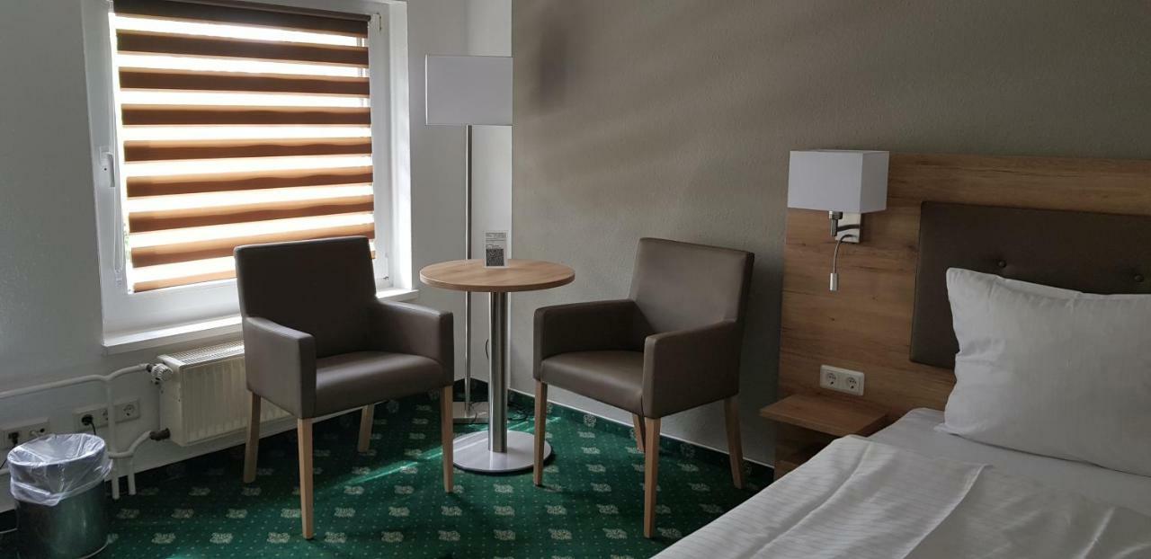 Hotel Novostar เกิตทิงเงน ภายนอก รูปภาพ
