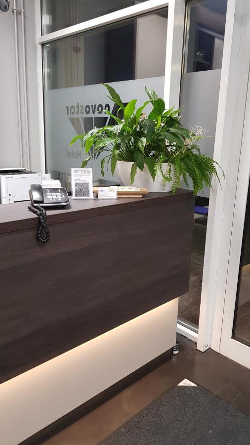 Hotel Novostar เกิตทิงเงน ภายนอก รูปภาพ