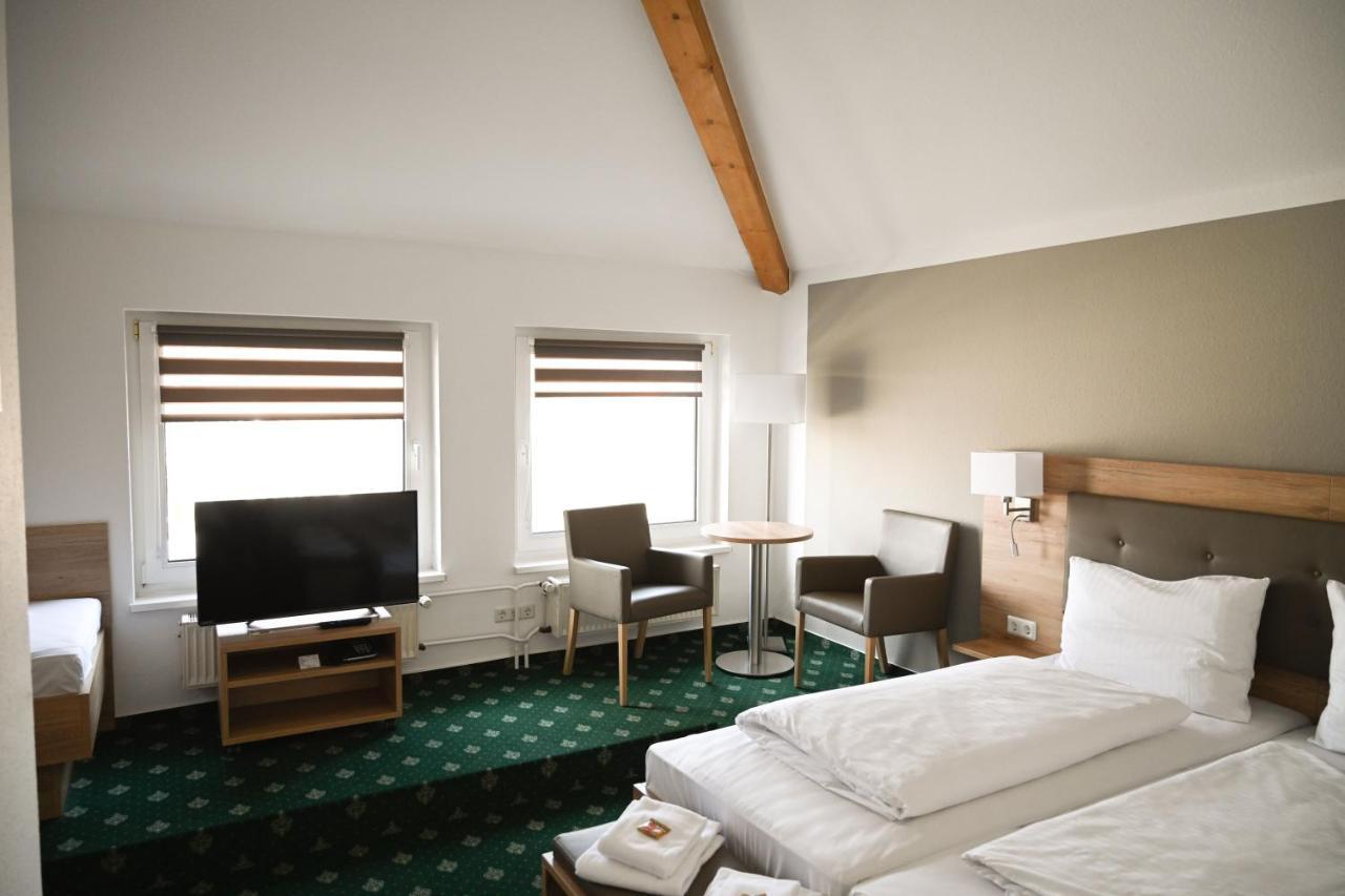 Hotel Novostar เกิตทิงเงน ภายนอก รูปภาพ